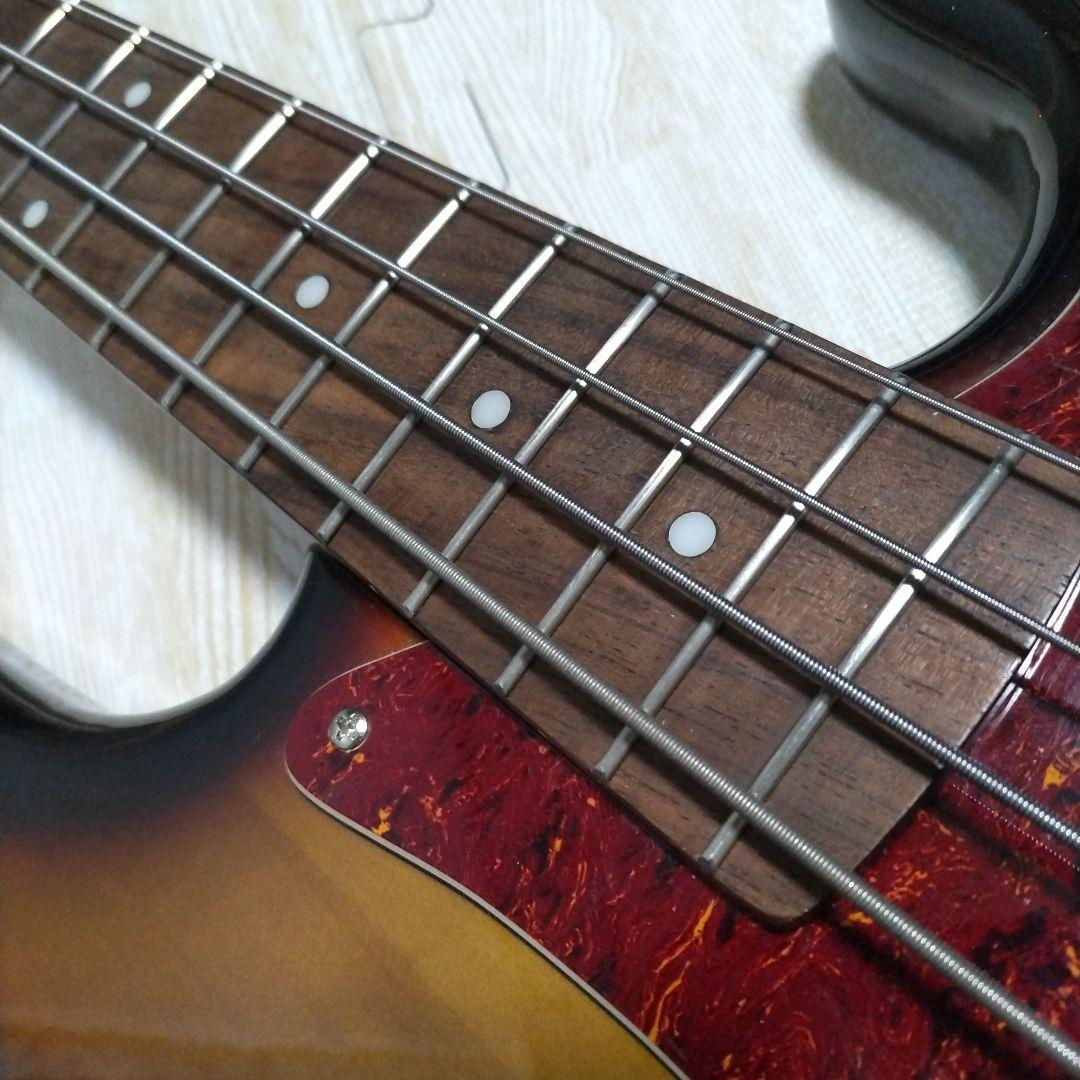 プレッションスタイル　サンバースト 4弦エレキベース