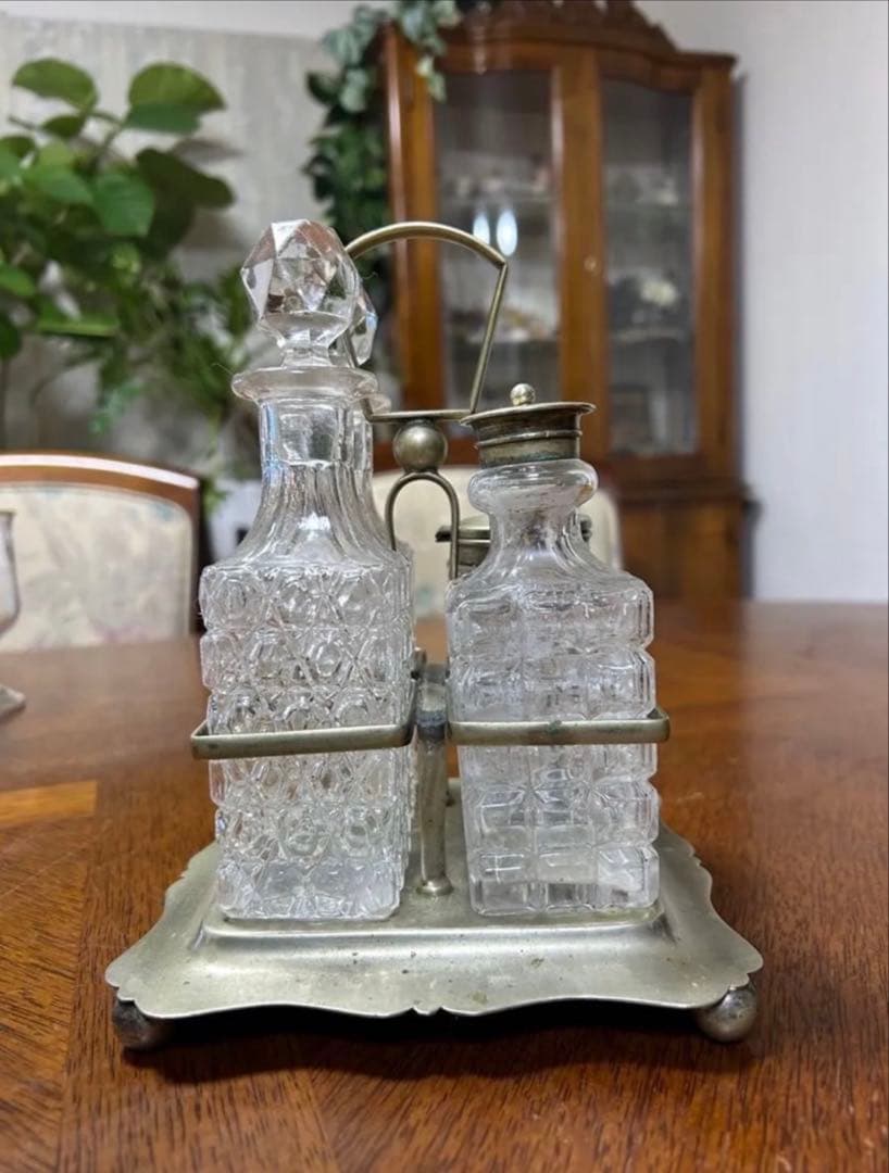 英国アンティーク　ガラス製調味料入れ