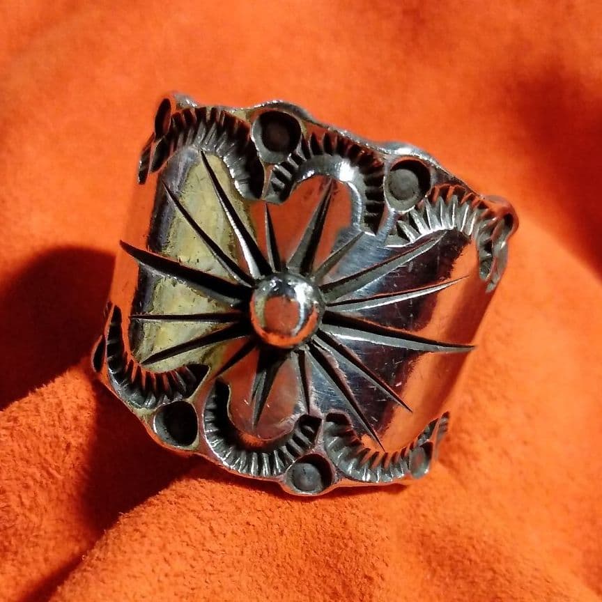 インディアンジュエリー　ハンドメイド製　サンゴット　シルバー　リング　24号