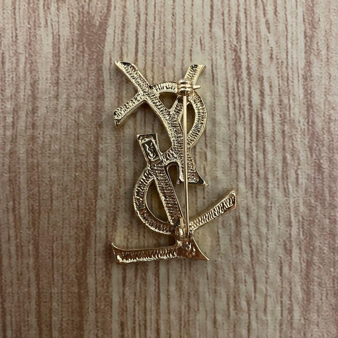 イヴ・サンローラン ロゴ ラインストーン ブローチ ゴールド