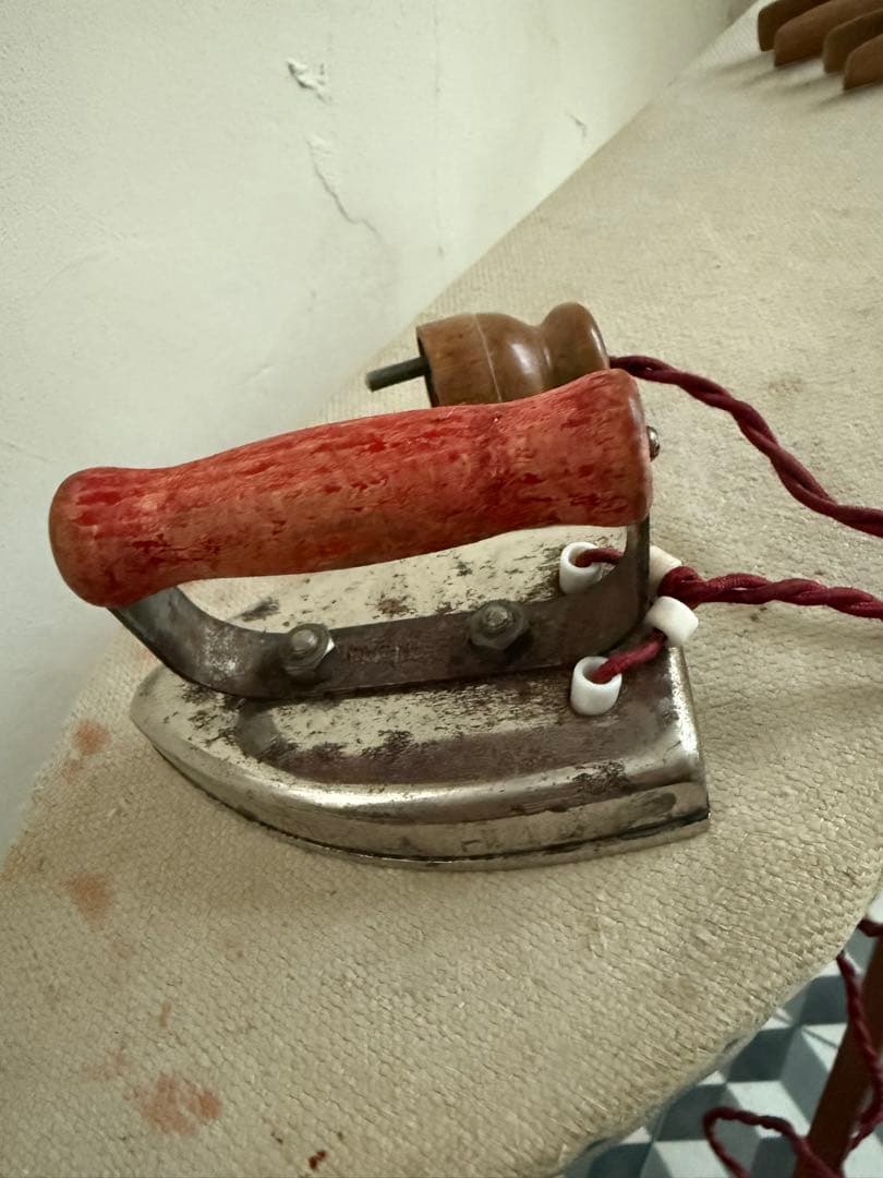 アンティーク おままごと アイロン台 セット ミニアイロン 洗濯ばさみ　フランス