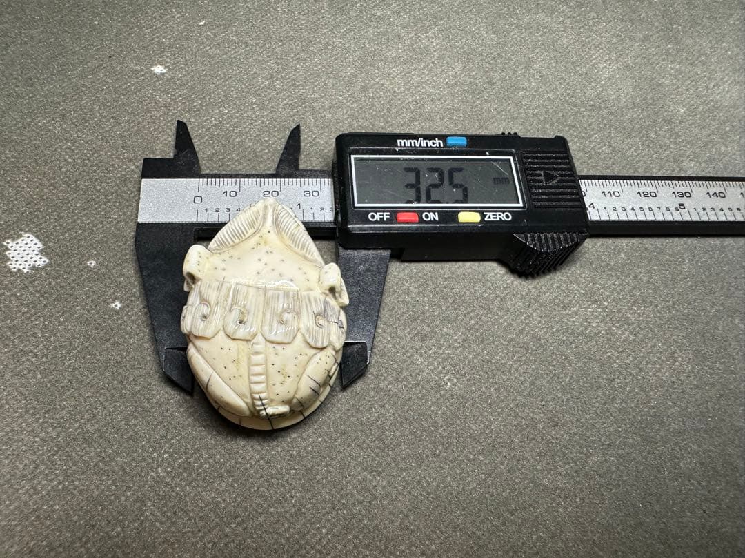 極上　鯨歯　抹香鯨歯　根付　天然素材　アンティーク　和彫　置物　骨董　飾り物