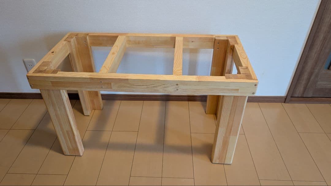 アルミサッシ仕様。赤松集成材１８ミリ900×500×500蜜蝋オイル仕上げ