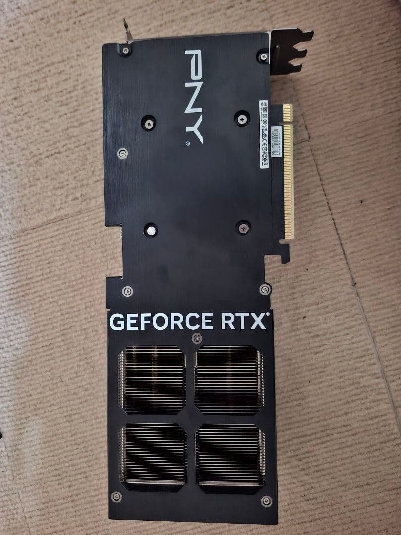 PNY 4070Ti グラフィックボード 3ファン