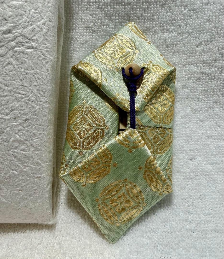 遠州流 真那蛮 宗実家元 「紅影」角割［レア］家紋 香木袋【匿名配送】