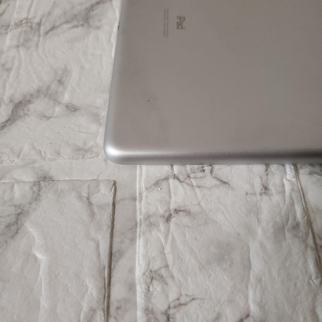 245 iPad 7世代 128GB SIMフリー シルバー