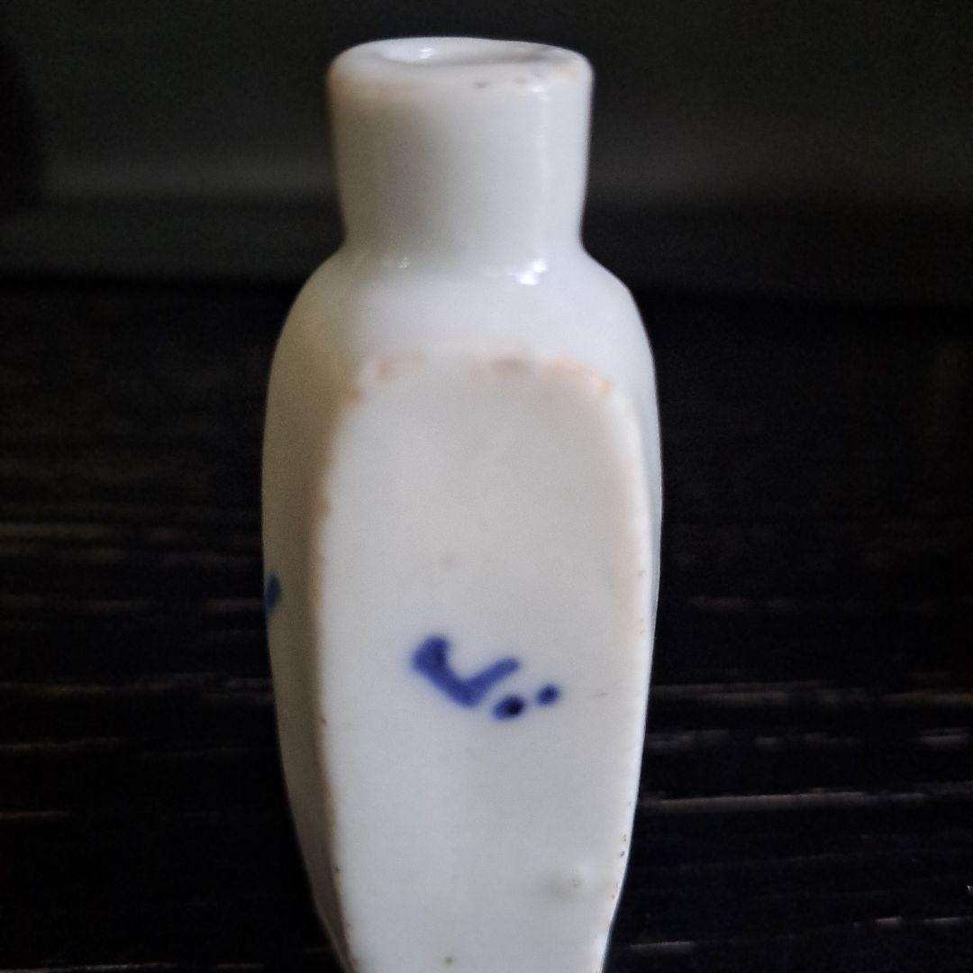 中国古玩　小品飾壺　極上　六角瓶　乾隆時代　　白磁人物図　染付青磁