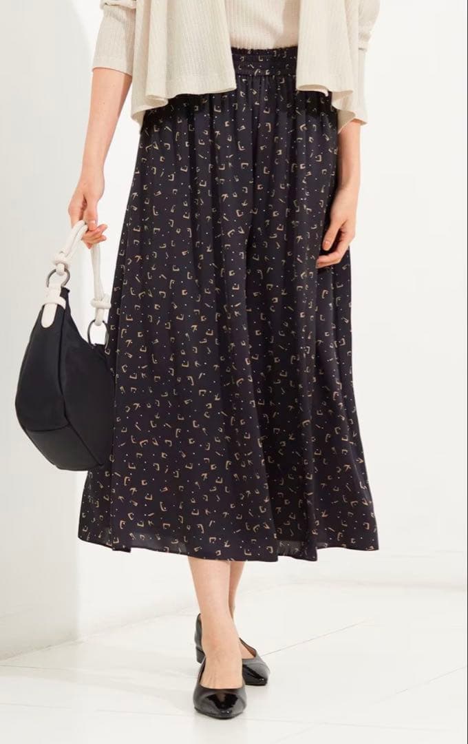 自由区【ウエストゴム・洗える】セミブライトサテンギャザー パンツ（サイズ46）