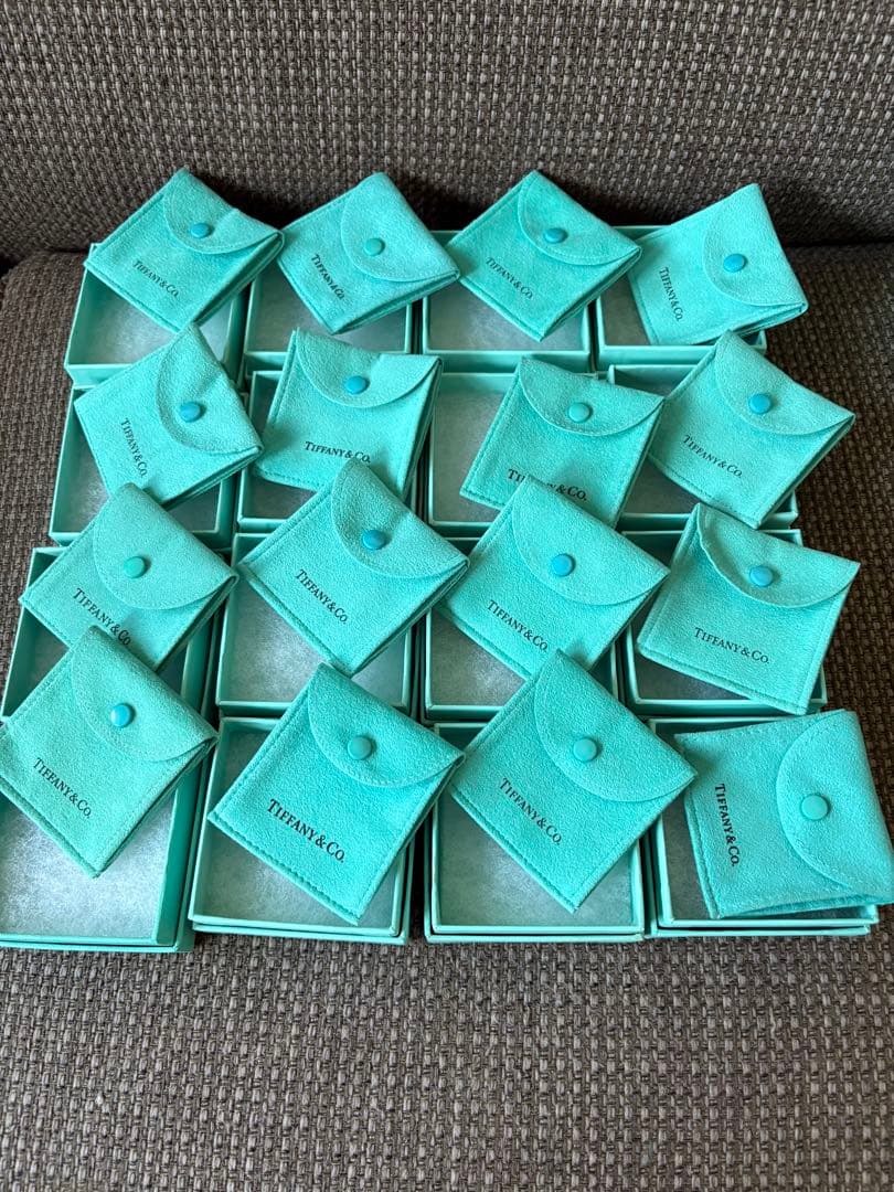 旧型中古品 正方形 空箱　保存袋16セット