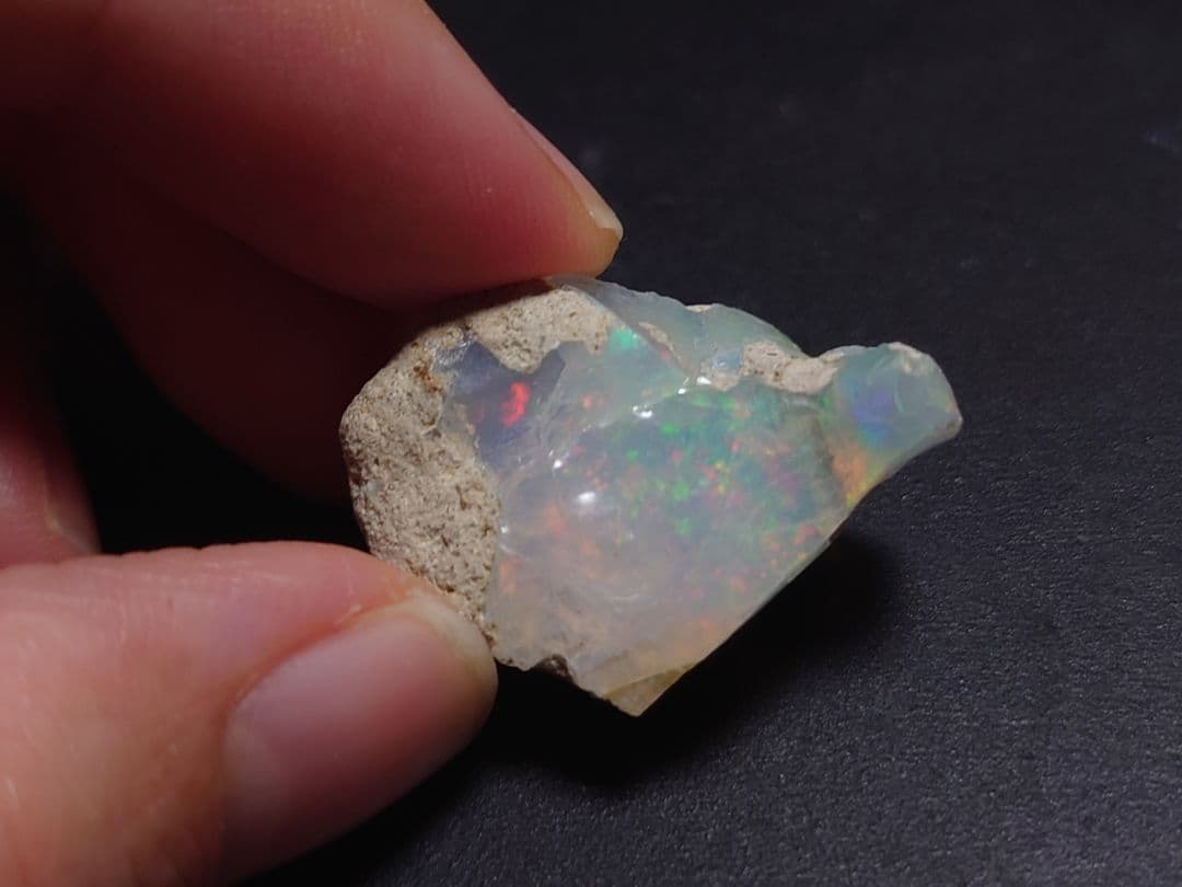 エチオピア　オパール　原石　鉱物標本　ジュエリーグレード　AAA
