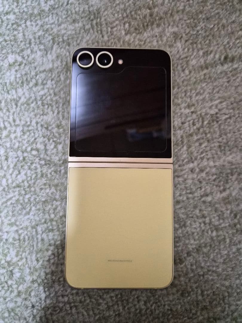 galaxy z flip6 イエロー本体 中古　SIMフリー　おまけつき