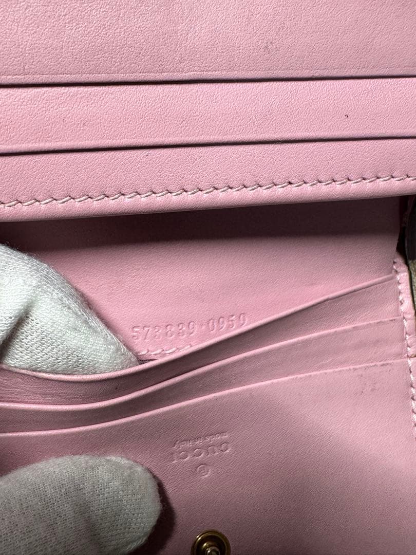 GUCCI ストロベリーパターン 二つ折り財布