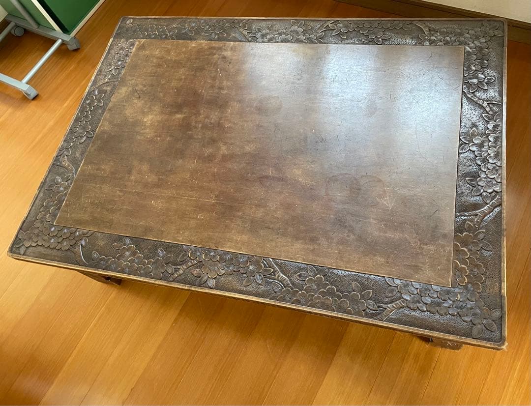 tuttorikogaraさま専用！アンティーク　軽井沢彫　机　座卓