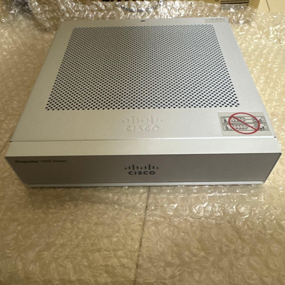 Cisco Firepower 1010E 電源アダプタ付き