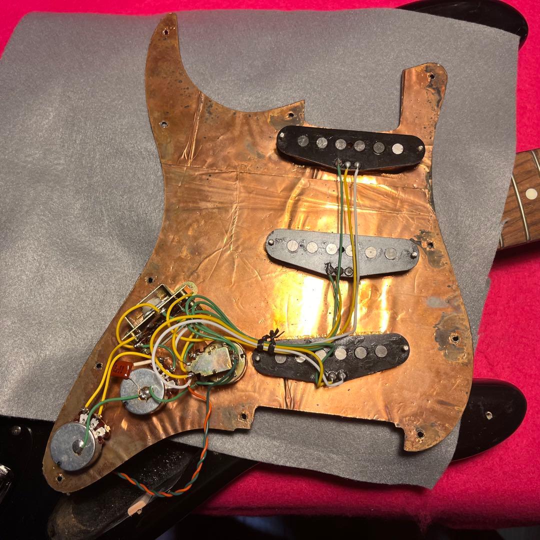 フェルFST-65ネック・アッセン＆ムーン・オーダーボディ・ストラトキャスター