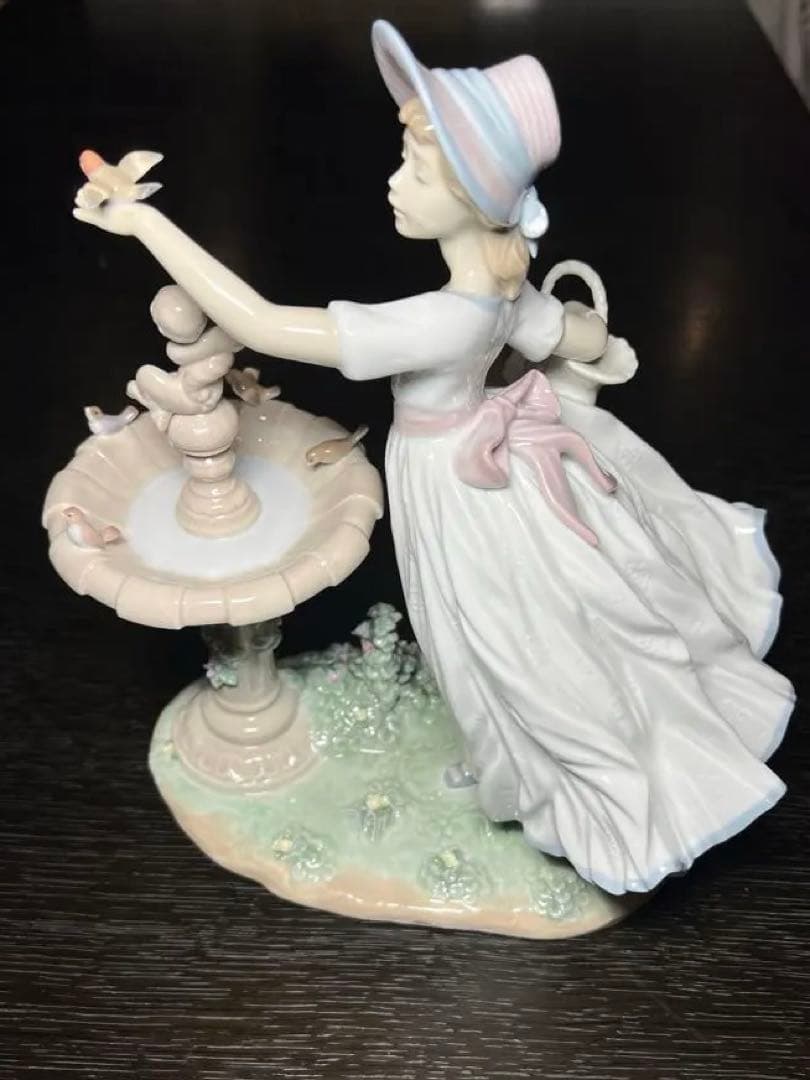 リヤドロ　春を告げる小鳥たち