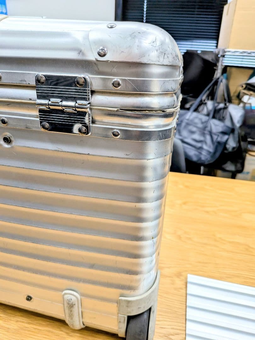 リモワパイロット37Lタスロック