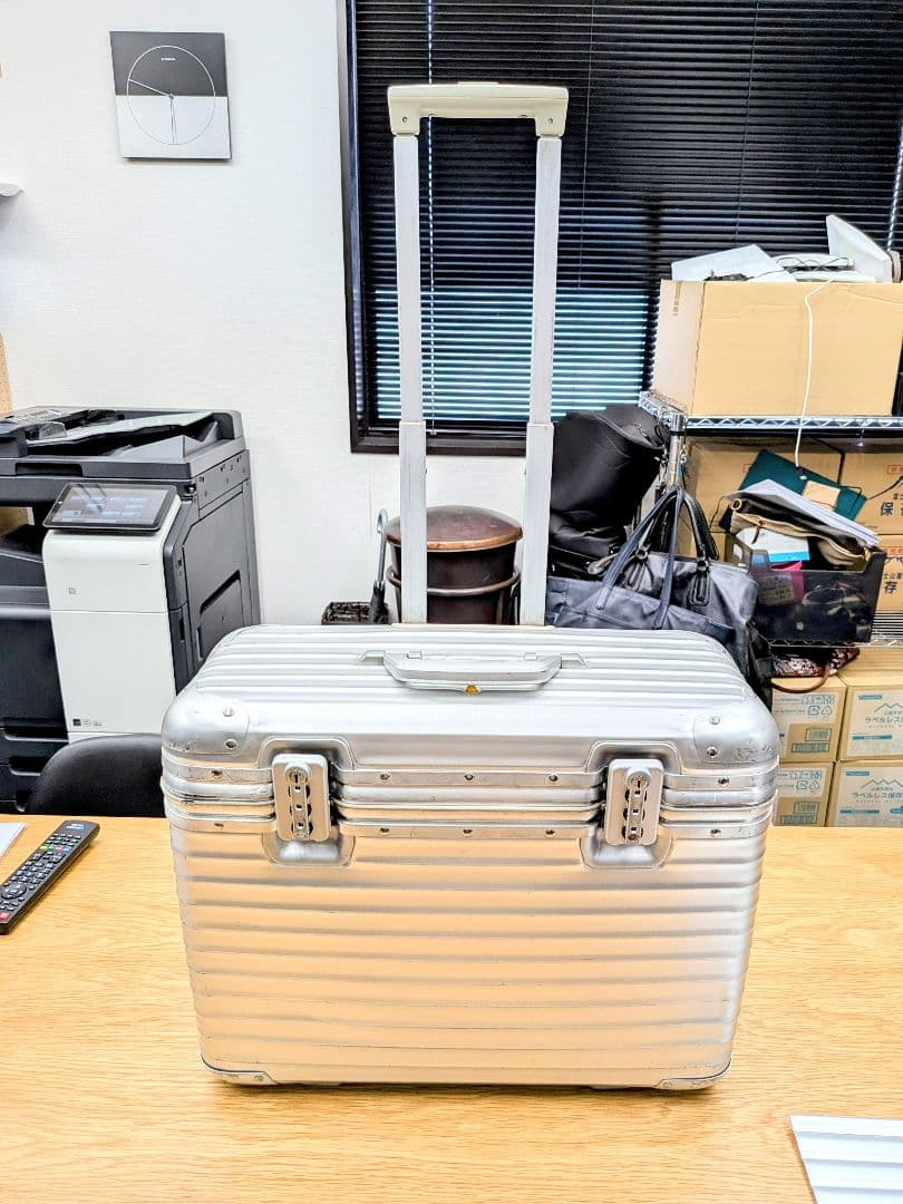 リモワパイロット37Lタスロック