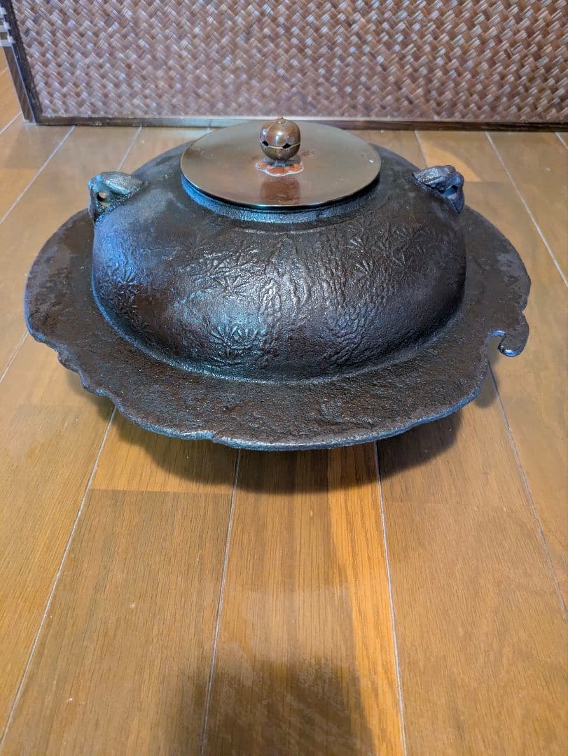 鋳鉄製 茶釜 松竹梅