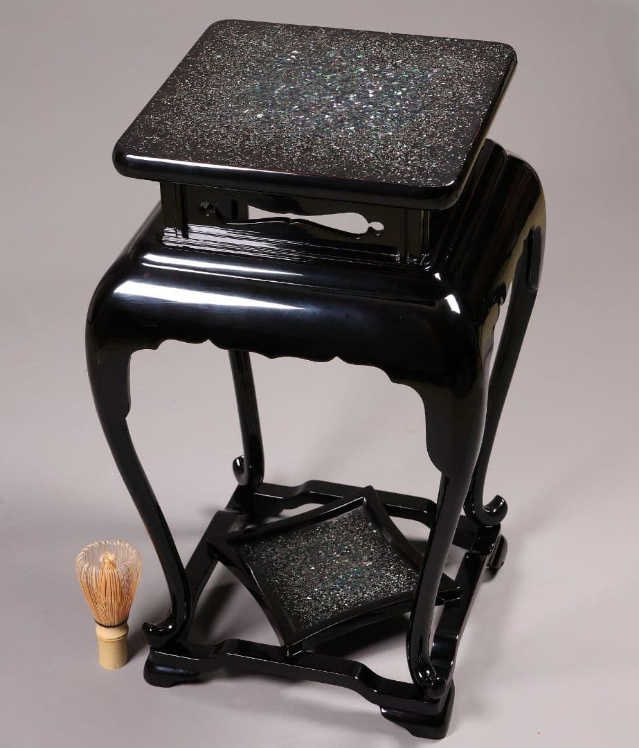 漆芸 螺鈿細工 二段 高卓 47.5cm 花台 香炉台 黒塗 木製【MA822】