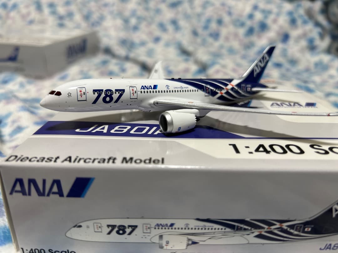 ANA Boeing 787 JA801A 1:400スケール