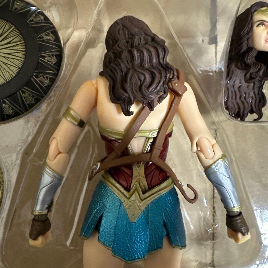 MAFEX ワンダーウーマン フィギュアNo.048