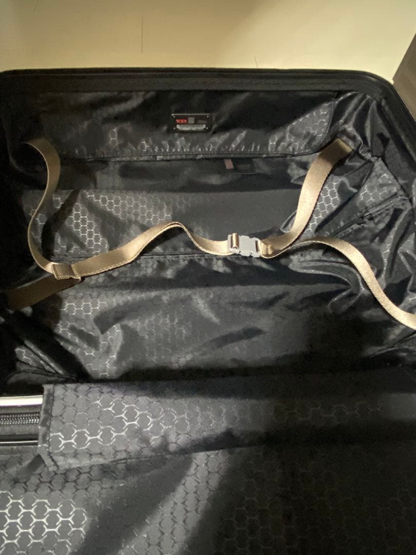 【正規品/新品未使用】TUMIキャリーケース カーボン　ゴールド