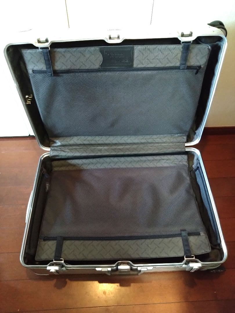 希少【RIMOWA✈️Lufthansa 　　　ダブルネーム】4輪　ケース