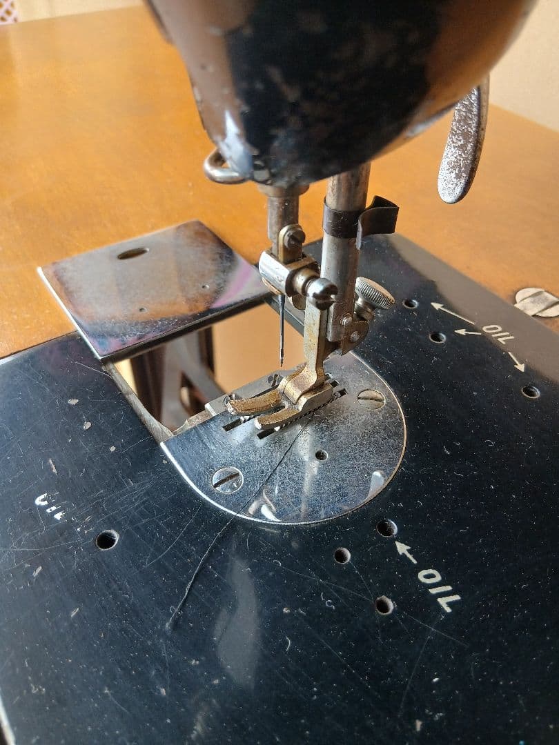 【 】ロイヤル足踏みミシン 　ヴィンテージTA-1