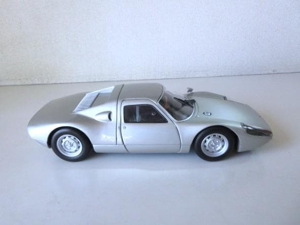 特価 MINICHAMPS 1/18 ポルシェ 904 Carrera GTS