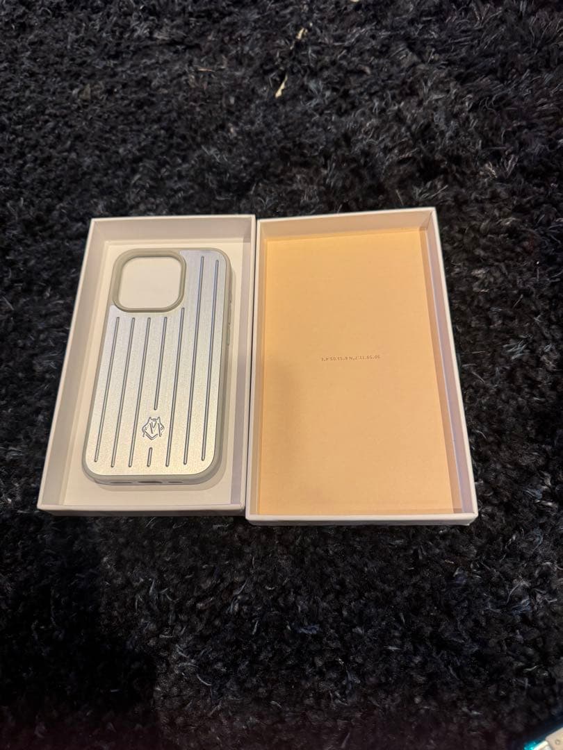 RIMOWA iPhone15pro ケース