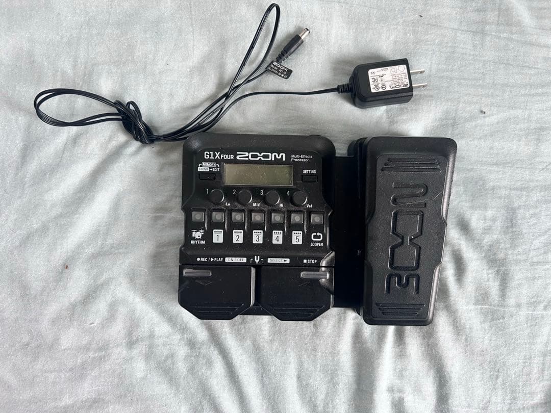 Zoom G1X Four ギターエフェクター