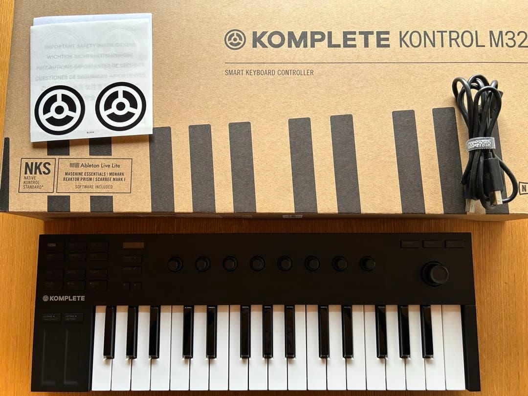 KOMPLETE KONTROL M32 MIDIキーボード