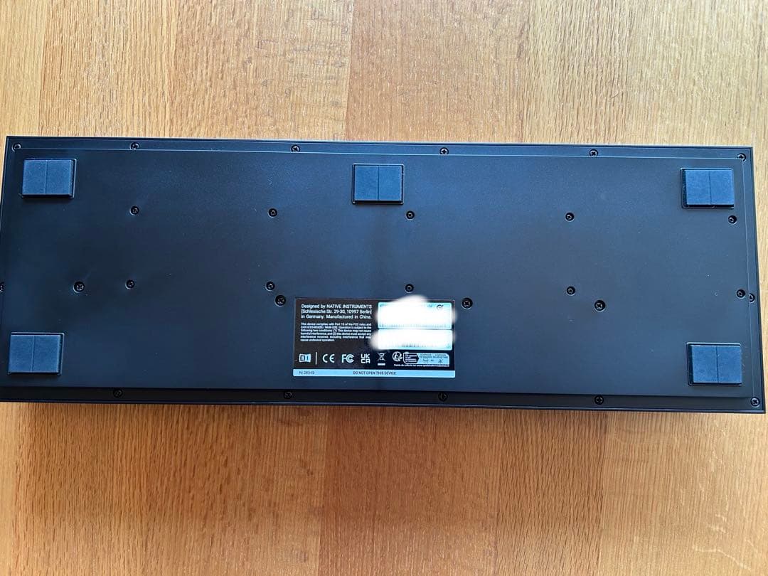 KOMPLETE KONTROL M32 MIDIキーボード