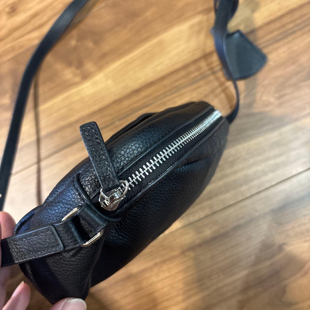 【美品】agnes b アニエスベー レザー 本革製 ミニ ショルダーバッグ