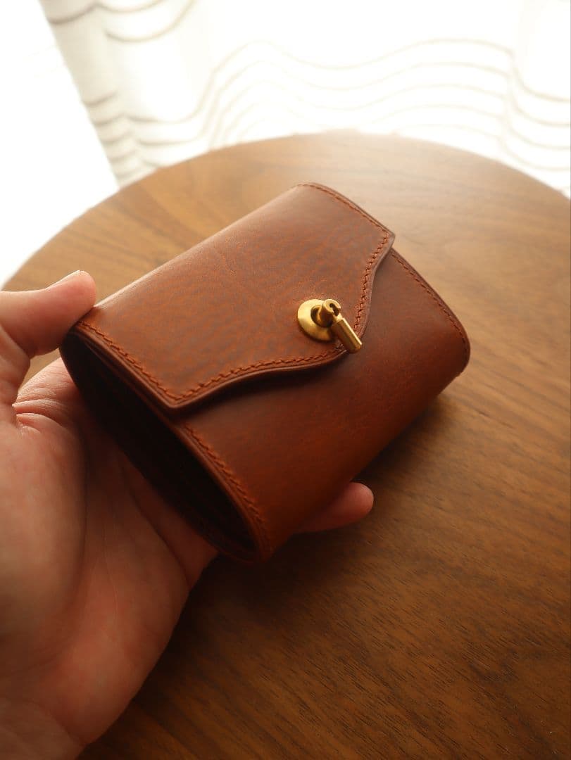 【イタリアンレザー】オコシ金具の三つ折り財布　フルハンドメイド