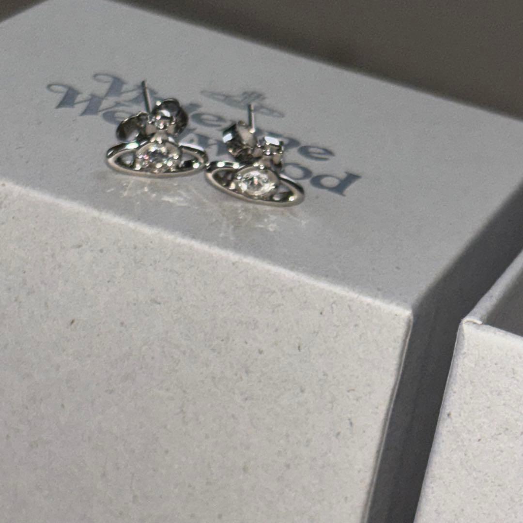 Vivienne Westwood ナノソリティアピアス