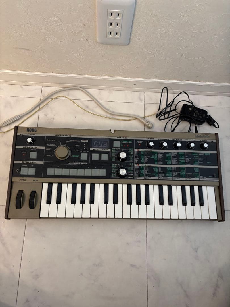 KORG　コルグ　シンセサイザー　Micro KORG　マイクロコルグ