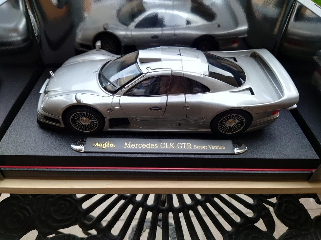 1/18 Maisto(マイスト) メルセデスCLK-GTRストリートバージョン