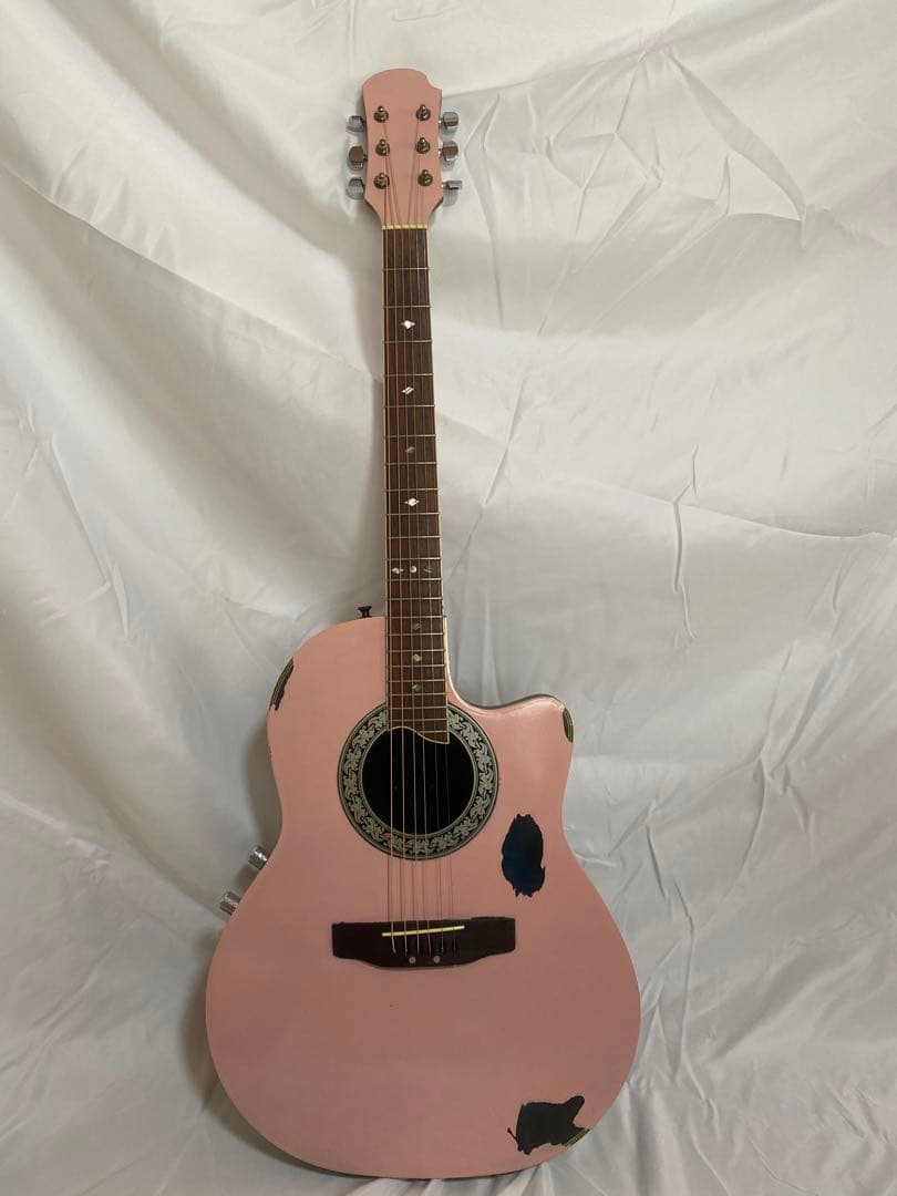 アコースティックギター　Ovation(オベーション)風　ピンク　エレアコ