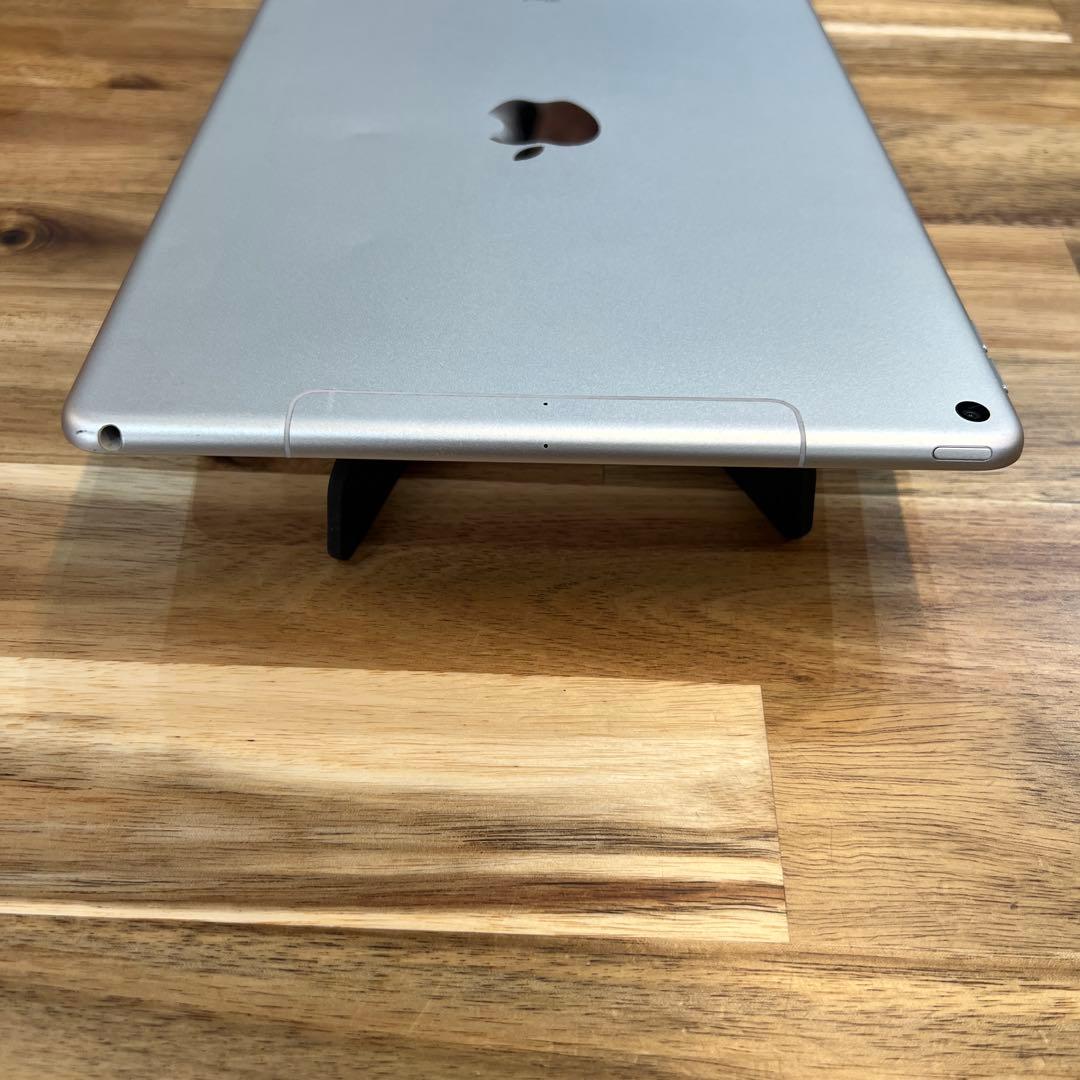 M835 SIMフリー　ipad Air 第三世代　64GB