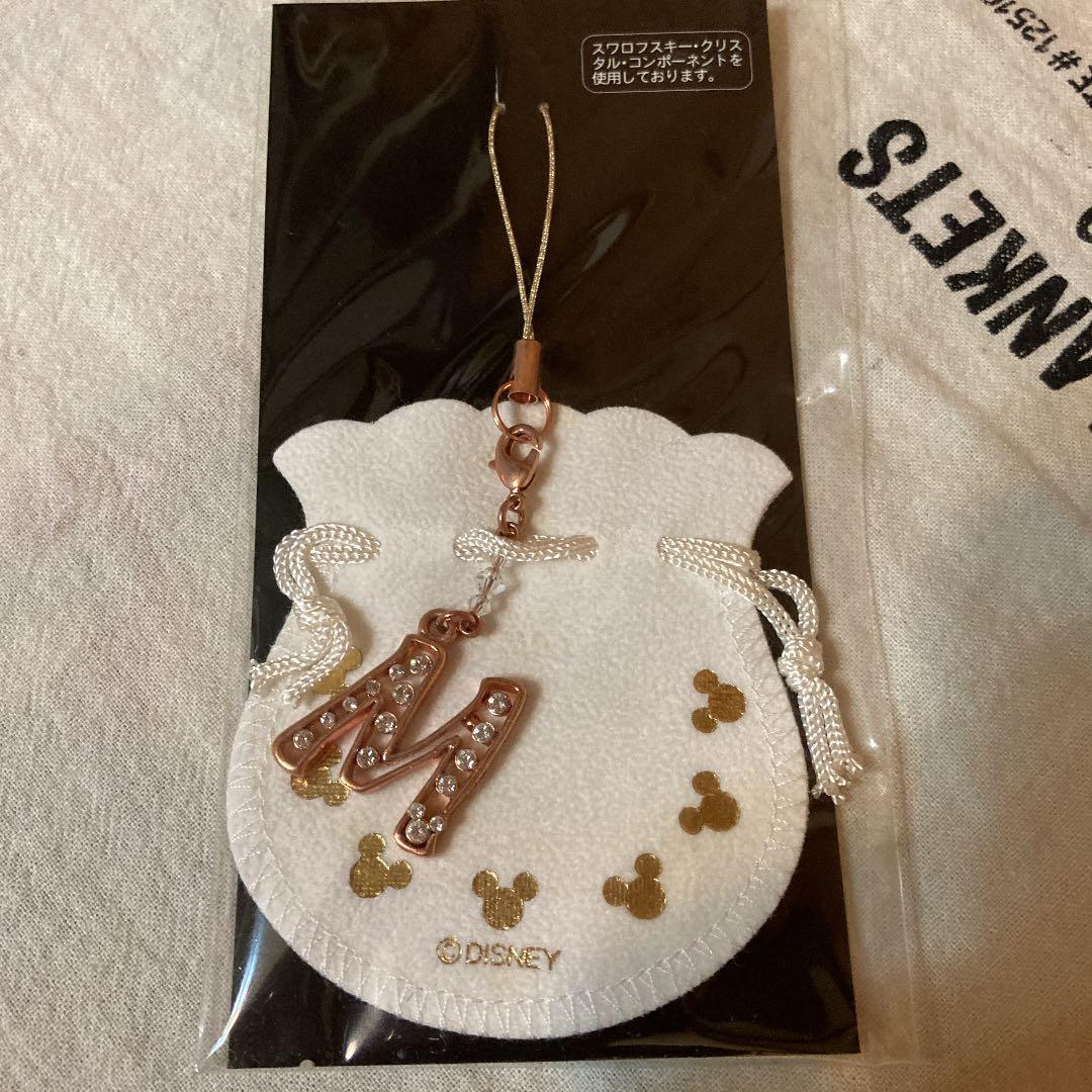 ミッキーマウス　スワロフスキー　M チャーム　ディズニーストア　新品未使用