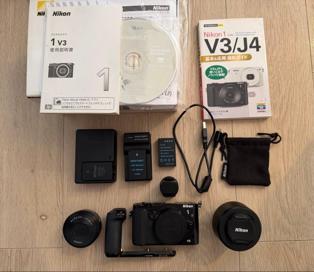 ニコンNikon1 v3 プレミアムキット　標準レンズ、ズームレンズ、おまけつき