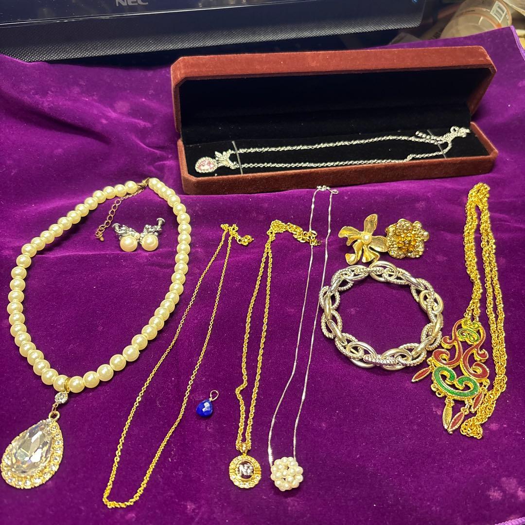 アクセサリー まとめ売り ネックレス ピアス ブレスレット 遺品整理 生前整理