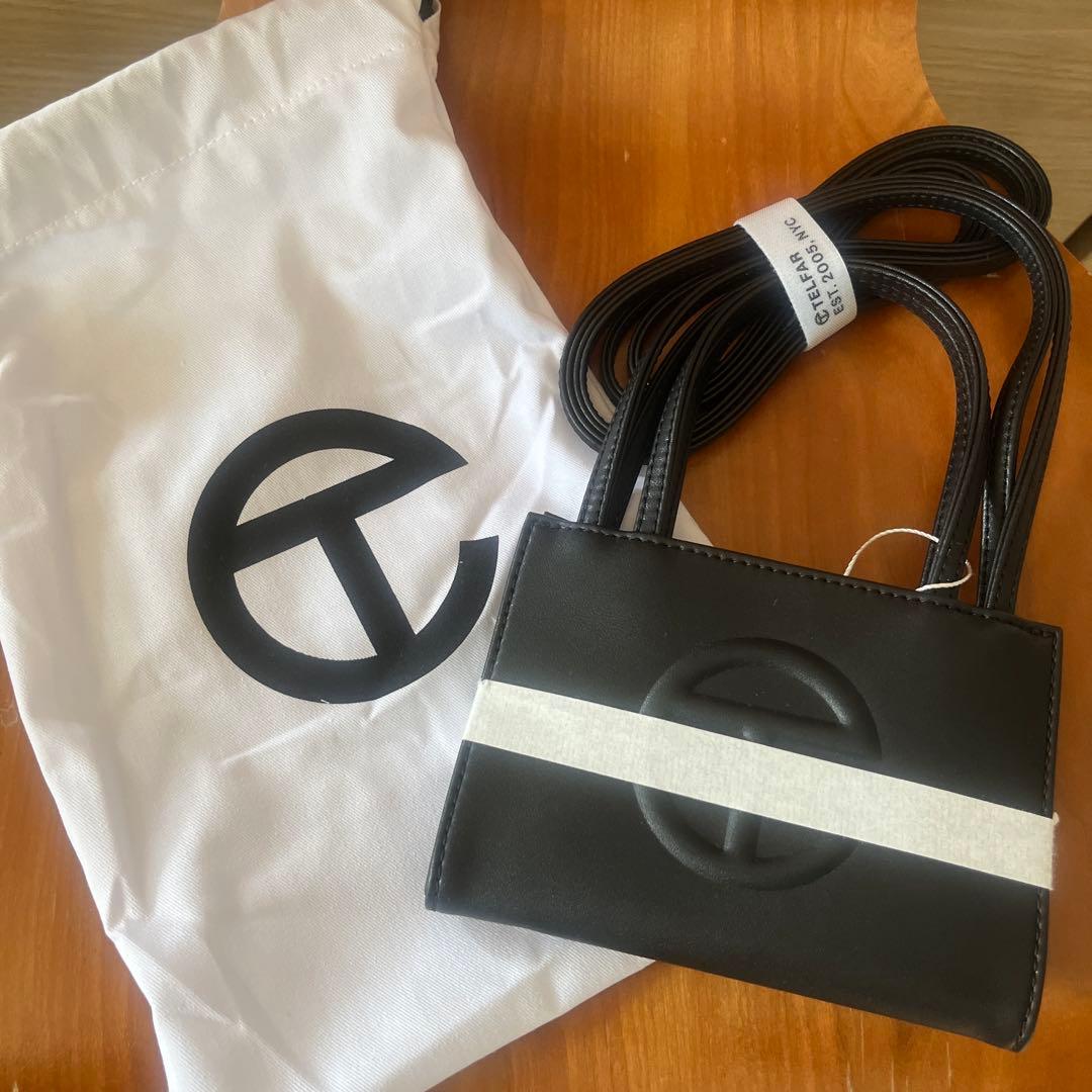 新品未使用　Telfar ミニバック　ブラック