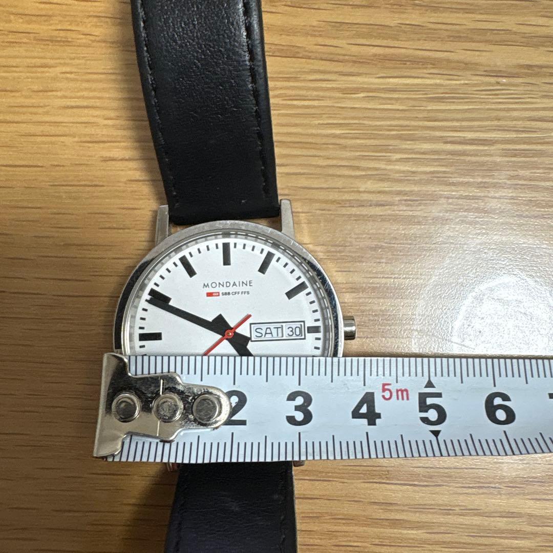 MONDAINE モンディーン　スイス製 時計 レザー