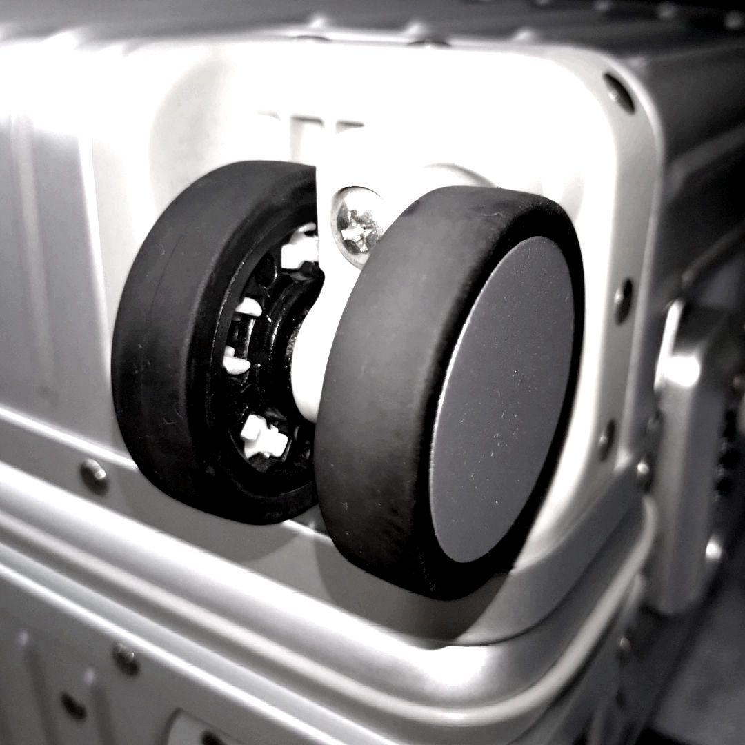 ✨極美品✨イノベーター　INV1811 36L 機内持込サイズ　アルミ