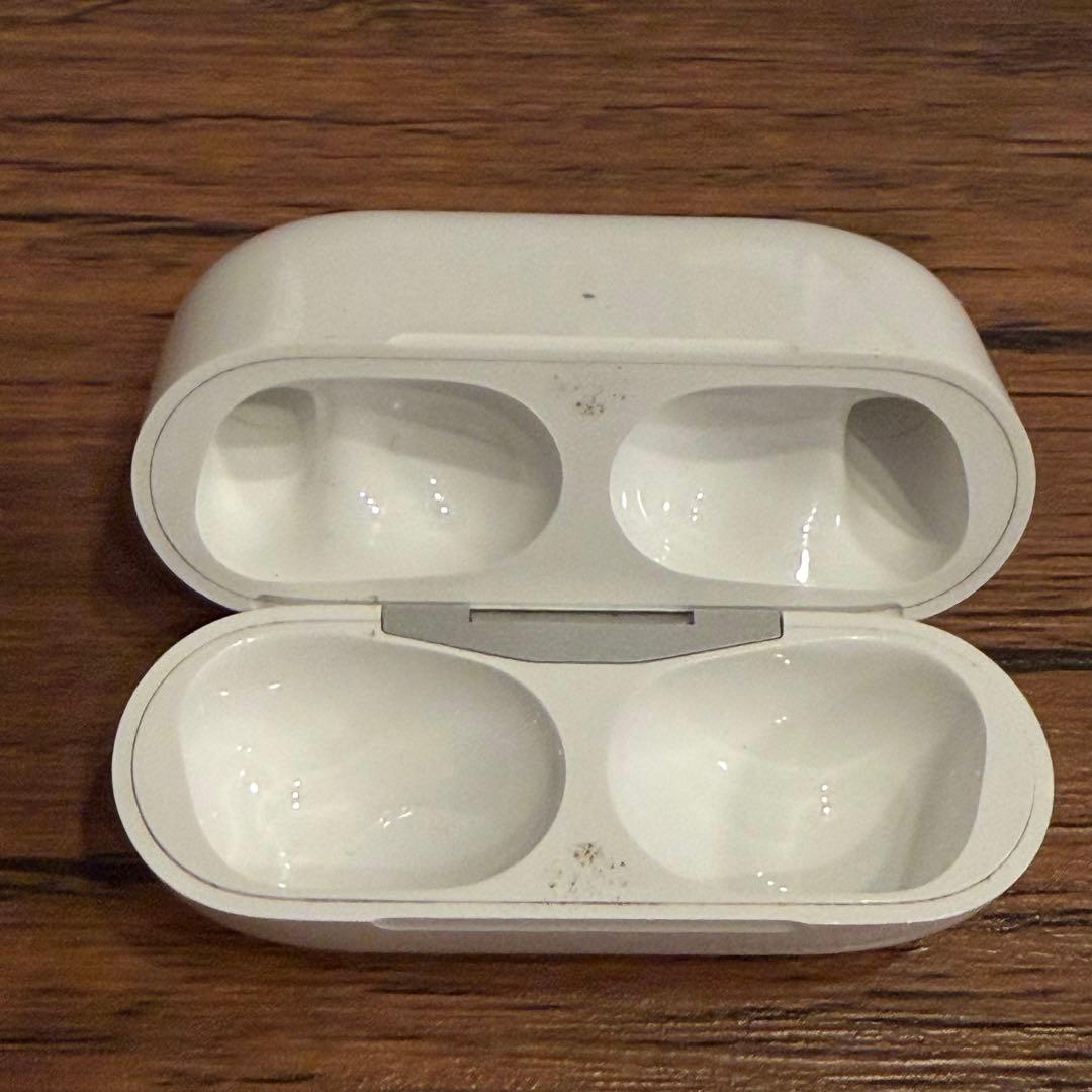 AirPods Pro (第2世代) 本体 + 未使用イヤーチップ/純正ケーブル