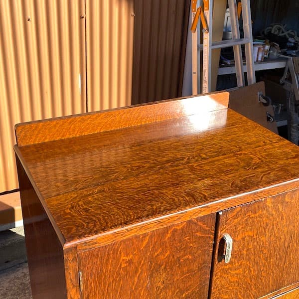 イギリスアンティーク　4段チェスト　キャビネット　サイドボード