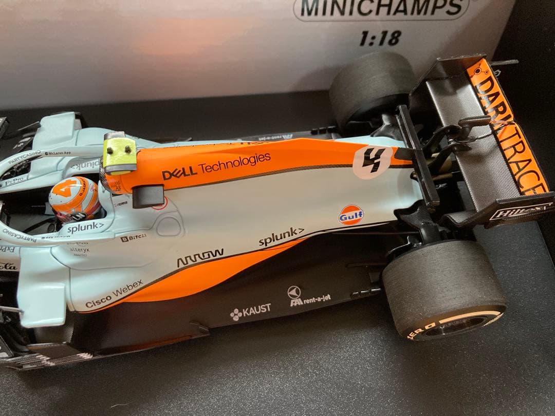 ミニチャンプス1/18 2021 ランドノリス F1 ガルフ　Gluf